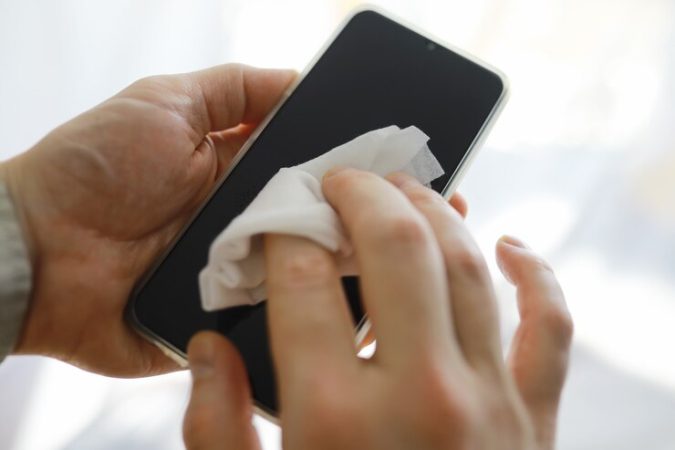 Secrets to Keep Your Phone Screen Clean and Scratch-Free