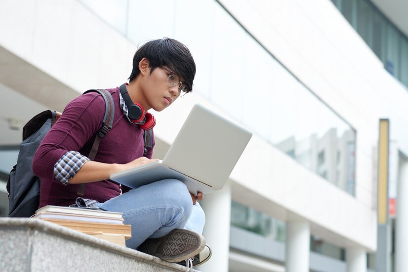 2025's Top 9 Student Laptops: Performance, Portability, and Price