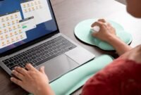 How to Safely Test DeepSeek Using a Windows 11 Virtual Machine